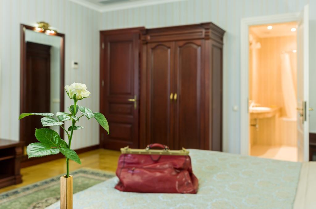 Villa Stanislavskyi Hotel ลวีฟ ภายนอก รูปภาพ